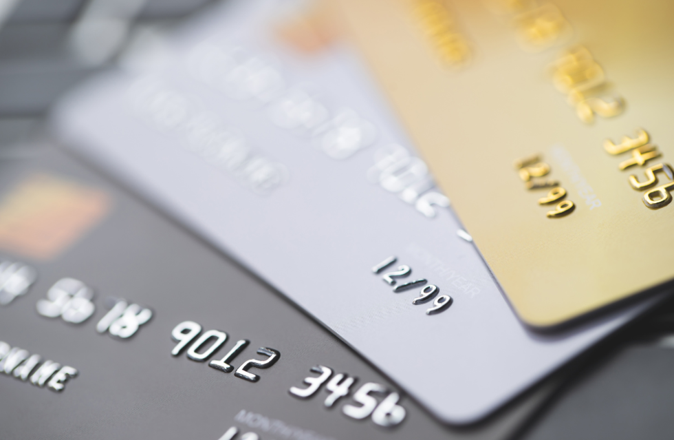 Kreditkarten: Konditionen kritisch prüfen